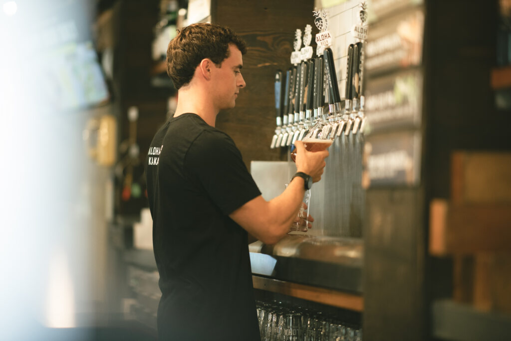 aloha beer scaled with shipstation - glass pour