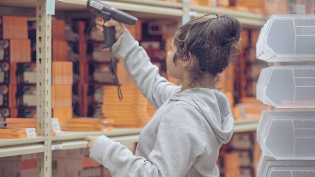 Spigen smartphone case screen protector company uses ShipStation and topShelf